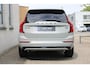 Volvo XC90 T8 Plug-in hybrid AWD Ultra Black Edit. Executive | Extra getint glas achter | Nappa leder met ventilatie | Gelamineerde zijruiten rondom | Bowers & Wilkins audiosysteem | Luchtvering voor en achter met FOUR-C settings | Grafisch Head-up Display | Visual Park Assist (incl. 360º view) | Elektrisch bedienbaar glazen panoramisch schuif-/kanteldak met elektrisch bedienbaar zonnescherm