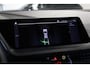 BMW 1-Serie 120i Sport Line | PDC | Stoelverwarming | Apple CarPlay