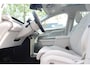 Volvo EX60 P10 AWD Ultra 95 kWh | Apple Carplay/ Android Auto | Kunstlederen bekleding | Elektrochromatisch panoramadak | Voorstoelen verwarmd | Warmtepomp | 22" lichtmetalen velgen |