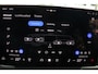 Volvo EX60 P10 AWD Ultra 95 kWh | Apple Carplay/ Android Auto | Kunstlederen bekleding | Elektrochromatisch panoramadak | Voorstoelen verwarmd | Warmtepomp | 22" lichtmetalen velgen |
