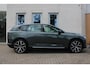Volvo EX60 P10 AWD Ultra 95 kWh | Apple Carplay/ Android Auto | Kunstlederen bekleding | Elektrochromatisch panoramadak | Voorstoelen verwarmd | Warmtepomp | 22" lichtmetalen velgen |