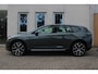 Volvo EX60 P10 AWD Ultra 95 kWh | Apple Carplay/ Android Auto | Kunstlederen bekleding | Elektrochromatisch panoramadak | Voorstoelen verwarmd | Warmtepomp | 22" lichtmetalen velgen |