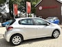 Peugeot 208 Benzine 5-Deurs * Naviagtie * Trekhaak * Cruise Control * Airco * Parkeersensoren * Top Onderhouden * Vingerhoets; Vierde Generatie Eersteklas Service. Al meer dan 100 jaar een begrip in de Brabantse Kempen