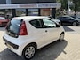 Peugeot 107 Benzine 1.0-12V XR Airco * Radio CD speler * ABS Remsysteem * Stuurbekrachtiging * 2 Sleutels * Vingerhoets; Vierde Generatie Eersteklas Service. Al meer dan 100 jaar een begrip in de Brabantse Kempen