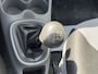 Peugeot 107 Benzine 1.0-12V XR Airco * Radio CD speler * ABS Remsysteem * Stuurbekrachtiging * 2 Sleutels * Vingerhoets; Vierde Generatie Eersteklas Service. Al meer dan 100 jaar een begrip in de Brabantse Kempen