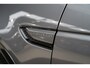 Land Rover Discovery Sport 1.5 P270e Dynamic SE Full Options SOH: 98,7% Panodak Leer Navi Camera PDC LM velgen Elektr. achterklep Elektr. trekhaak Meridian Soundsystem Climate Memory seats Stoelverwarming voor & achter LM velgen