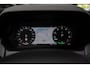 Land Rover Discovery Sport 1.5 P270e Dynamic SE Full Options SOH: 98,7% Panodak Leer Navi Camera PDC LM velgen Elektr. achterklep Elektr. trekhaak Meridian Soundsystem Climate Memory seats Stoelverwarming voor & achter LM velgen