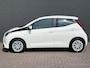 Toyota Aygo 1.0 VVT-i x-play | Dealeronderhouden | All Season Banden | Parkeercamera Achter | Airco | Bluetooth