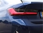 BMW 3-Serie 320i High Executive Edition | Schuifdak | Leder | Camera | Org. NL