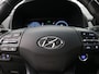 Hyundai Kona 1.6 GDI HEV Premium / Lederen bekleding / HUD Display / Navigatie / Adaptieve Cruise Control / Elektrisch stoel voor / Stoel verwarming & koeling voor / NL Auto / Historie aanwezig /