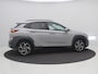Hyundai Kona 1.6 GDI HEV Premium / Lederen bekleding / HUD Display / Navigatie / Adaptieve Cruise Control / Elektrisch stoel voor / Stoel verwarming & koeling voor / NL Auto / Historie aanwezig /