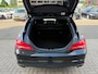 Mercedes-Benz CLA Shooting Brake 200 AMG Line! Xenon!