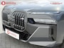 BMW i7 M70 xDrive 106 kWh 'Dravitgrau' Automatische Portieren Nw. pr. €225.242,- NL Auto! | Sky Lounge Panoramadak | Entertainment achter | Innovatiepack
