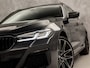 BMW 5-Serie 530e M Sport High Executive 293Pk Automaat (GROOT NAVI, M PAKKET, HEAD-UP DISPLAY, APPLE CARPLAY, HARMAN/KARDON, ELEK SPORTSTOELEN, CAMERA, STOELVERWARMING, NIEUWSTAAT)