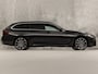 BMW 5-Serie 530e M Sport High Executive 293Pk Automaat (GROOT NAVI, M PAKKET, HEAD-UP DISPLAY, APPLE CARPLAY, HARMAN/KARDON, ELEK SPORTSTOELEN, CAMERA, STOELVERWARMING, NIEUWSTAAT)