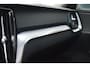 Volvo V60 2.0 B3 Business Pro | Adaptive Cruise | Stoel + Stuur Verwarmd | Trekhaak | Camera | Verwarmde voorruit |