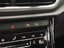 Volkswagen T-Roc 1.5 TSI R-Line Business+ Trekhaak / Carplay / Panodak / Sportstoelen / Adapt. Cruise