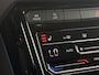 Volkswagen T-Roc 1.5 TSI R-Line Business+ Trekhaak / Carplay / Panodak / Sportstoelen / Adapt. Cruise