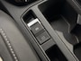 Volkswagen T-Roc 1.5 TSI R-Line Business+ Trekhaak / Carplay / Panodak / Sportstoelen / Adapt. Cruise
