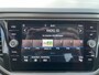 Volkswagen T-Roc 1.0 TSI Style Camera / PDC / Clima / Lane / Add. Cruise / Spraak bediening / Carplay / Trekhaak