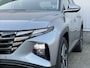 Hyundai Tucson 1.6 T-GDI HEV Comfort / Navigatie / Camera / Parkeersensoren v + a / Climate Control / 19 inch LMV / Telefoon / Dealer onderhouden auto.