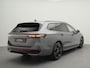 Volkswagen Passat Variant R-Line 1.5 eHybrid 272 PK | LED Matrix IQ | Trekhaak | Elek. Achterklep | 360 Camera | Panoramadak | Head-up Display | Massage |