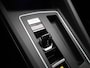 Volkswagen Golf 1.0 eTSI Life | Automaat | Panorama dak | Virtual cockpit | Parkeer sensoren | Stoel/stuur verwarming | Navigatie | Apple Carplay / Android Auto | Sfeerverlichting | Lichtmetalen Velgen |