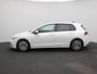Volkswagen Golf 1.0 eTSI Life | Automaat | Panorama dak | Virtual cockpit | Parkeer sensoren | Stoel/stuur verwarming | Navigatie | Apple Carplay / Android Auto | Sfeerverlichting | Lichtmetalen Velgen |