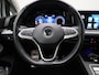 Volkswagen Golf 1.0 eTSI Life | Automaat | Panorama dak | Virtual cockpit | Parkeer sensoren | Stoel/stuur verwarming | Navigatie | Apple Carplay / Android Auto | Sfeerverlichting | Lichtmetalen Velgen |