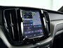 Volvo XC60 T8 Plug-in hybrid AWD Ultra Black Edition | Panoramadak | 360° camera | Luchtvering | Head-up display | Harman Kardon | Stoel- en Stuurverwarming | Trekhaak