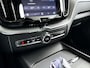 Volvo XC60 T8 Plug-in hybrid AWD Ultra Black Edition | Panoramadak | 360° camera | Luchtvering | Head-up display | Harman Kardon | Stoel- en Stuurverwarming | Trekhaak