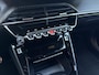 Peugeot 2008 GT 1.2 Turbo 130pk EAT8 | TREKHAAK | NAVI | DODEHOEKBEW. | APPLE CARPLAY / ANDROID AUTO | CAMERA | FULL-LED | LEDER/STOF | CLIMA | CRUISE | 1e EIGENAAR | TWO-TONE | KEYLESS START