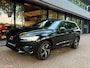 Volvo XC60 2.0 Recharge T6 AWD R-Design|Pano|Camera|CarPlay|Zwart-Zwart