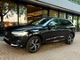 Volvo XC60 2.0 Recharge T6 AWD R-Design|Pano|Camera|CarPlay|Zwart-Zwart