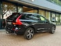 Volvo XC60 2.0 Recharge T6 AWD R-Design|Pano|Camera|CarPlay|Zwart-Zwart
