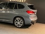 BMW X1 XDrive25e High Executive Edition M Strom Bay/ Pano/ Memory seats/ Leder/ Trekhaak/ Camera/ H&K/ HeadUp/ 19Inch