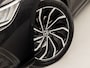 Volkswagen Golf Variant 1.0 TSI Life Sport (APPLE CARPLAY, GROOT NAVI, STUUR/STOELVERWARMING, MEMORY SEAT, GETINT GLAS, SPORTSTOELEN, ALCANTARA, PARKEERSENSOREN, NIEUWSTAAT)