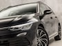 Volkswagen Golf Variant 1.0 TSI Life Sport (APPLE CARPLAY, GROOT NAVI, STUUR/STOELVERWARMING, MEMORY SEAT, GETINT GLAS, SPORTSTOELEN, ALCANTARA, PARKEERSENSOREN, NIEUWSTAAT)
