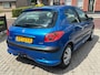 Peugeot 206 1.4 One-line | 5drs | recent nieuwe apk | werkende airco | trekhaak !