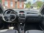 Peugeot 206 1.4 One-line | 5drs | recent nieuwe apk | werkende airco | trekhaak !