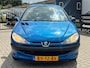 Peugeot 206 1.4 One-line | 5drs | recent nieuwe apk | werkende airco | trekhaak !