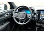 Volvo EX40 Extended Range 82 kWh Ultra Black Edition | Navi | App Connect | Climate | Adaptive Cruise | 360° Camera | Panoramadak | Stoelverwarming