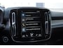 Volvo XC40 T4 211PK Automaat Recharge R-Design / Adaptieve cruise control / BLIS / stoel - en stuurwielverwarming / Elektrische achterklep / Parkeersensoren met camera / Apple carplay / All season banden
