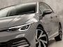 Volkswagen Golf 1.5 TSI Sport (4 CILINDER, APPLE CARPLAY, MEMORY SEAT, CAMERA, DYNAMISCHE KNIPPERLICHTEN, ALCANTARA, SPORTSTOELEN, GETINT GLAS, KEYLESS START, SFEERVERLICHTING, NIEUWSTAAT)