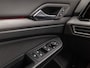 Volkswagen Golf 1.5 TSI Sport (4 CILINDER, APPLE CARPLAY, MEMORY SEAT, CAMERA, DYNAMISCHE KNIPPERLICHTEN, ALCANTARA, SPORTSTOELEN, GETINT GLAS, KEYLESS START, SFEERVERLICHTING, NIEUWSTAAT)