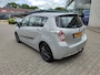 Toyota Verso 1.8 VVT-i ASPIRATION TREKHAAK 1300KG TREKGEW PARK-SENSOREN CRUISE CLIMA 17'' LM-VELGEN BLUETOOTH NL-AUTO