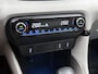 Toyota Yaris 1.5 Hybrid Style + | BTW voertuig | Dealer onderhouden | Stoelverwarming | Apple CarPlay/Android Auto | Climate Control | Cruise Control Adaptive | Achteruitrijcamera | Parkeersensoren voor+achter |