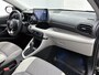 Toyota Yaris 1.5 Hybrid Style + | BTW voertuig | Dealer onderhouden | Stoelverwarming | Apple CarPlay/Android Auto | Climate Control | Cruise Control Adaptive | Achteruitrijcamera | Parkeersensoren voor+achter |