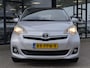 Toyota Verso-S 1.3 VVT-i Aspiration | Trekhaak | Panoramadak | Dealer OH | Camera | Navi | Bluetooth
