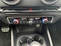 Audi A3 Limousine 35 TFSI CoD Advance Sport Automaat | S-Line Pack | ECC | Navigatie | Parkpilot | Elektrisch Pakket | Afneembare Trekhaak | 19" LM-Velgen | Stoelverwarming | LED Koplampen | Nederlandse auto